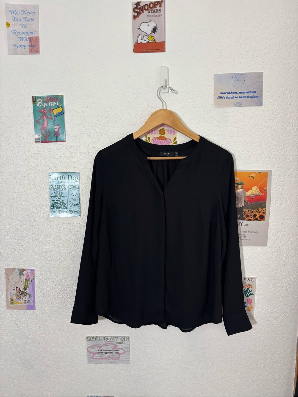 Women's Black V-Neck Long-Sleeve Blouse